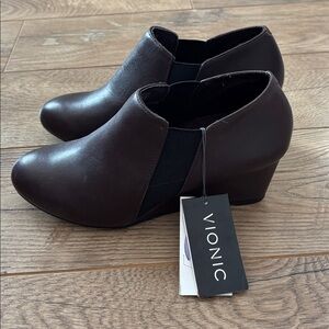 Vionic Stanton Wedge Pump Womens 6.5 Brown Leather Ankle Booties